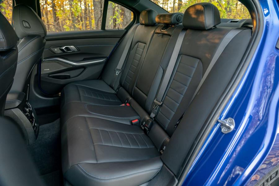 Интерьер BMW M340i (G20) 2019 года  (NA) (фото 38 из 41)